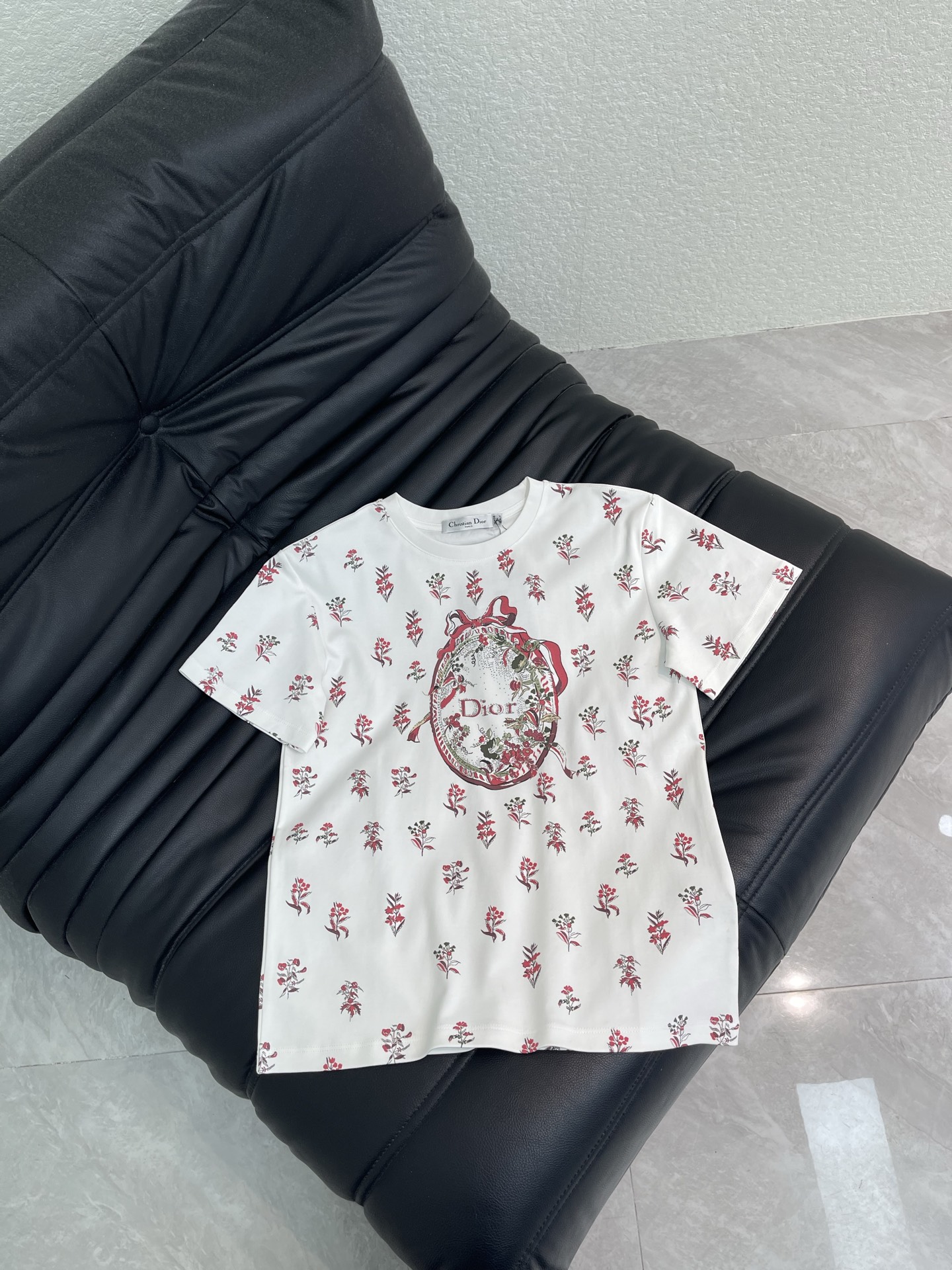 Women's short sleeves